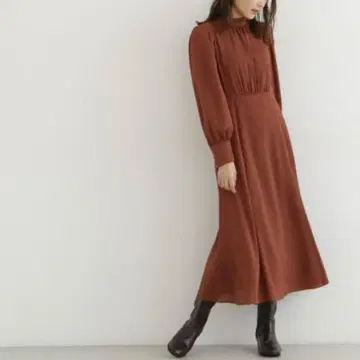 내추럴 뷰티 베이직 자카드 머메이드 원피스 브라운