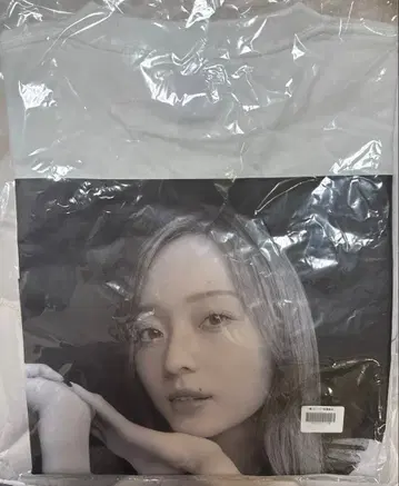 우메자와 미나미 노기box S상 포토 T셔츠