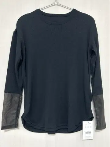 AMERI VINTAGE (아메리 빈티지) 상의 새상품