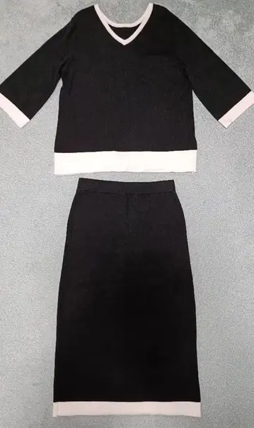 블랙/핑크 셋업 V넥