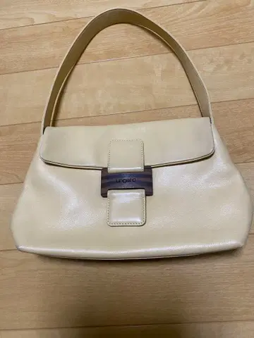 UNGARO 천연 가죽 베이지 핸드백
