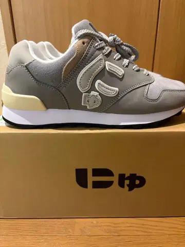 뉴즈 [ GRAY ] 23.5cm