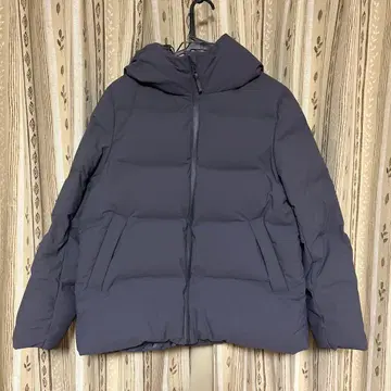 새상품급 유니클로 다크 그레이 후드 부착 다운 자켓