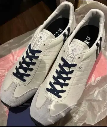 주말 한정 가격 새상품 미사용 패트릭 스니커즈 아이리스 P.WHT 42