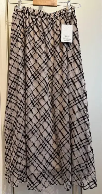 쿠튀르 브로치 체크 무늬 롱 스커트 38/M