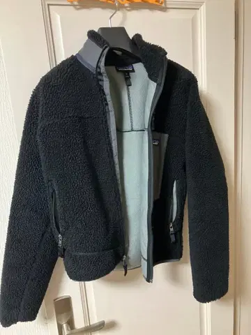 파타고니아 클래식 레트로X 자켓 블랙