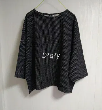 D*g*y 도트 무늬 풀오버 블라우스