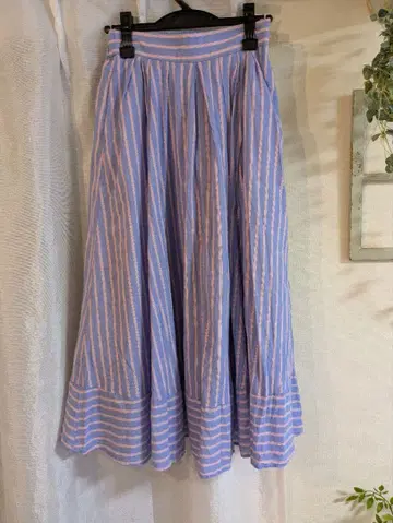 Discoat 파랑과 핑크 스트라이프 플레어 스커트 디스코트