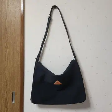 IL BISONTE 블랙 숄더백