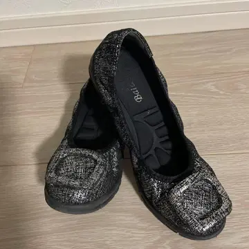 랙 랙 플랫슈즈