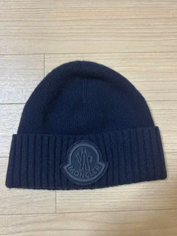 MONCLER 네이비 니트 모자