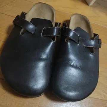 버켄스탁 블랙에 가까운 다크 브라운 로퍼