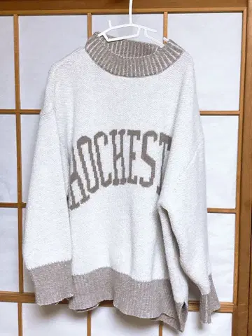 [ 새상품 미사용 ] 슈라루/Cutie Blonde 로고 니트