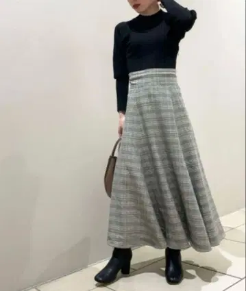 FRAY I.D 프레이 아이디 리브 니트 콤비 체크 원피스 블랙