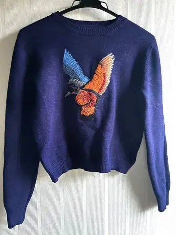 자수 네이티브 네이비 긴팔 스웨터