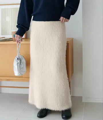 [ 미사용 새상품 택 포함 ] 디스코트 페더 얀 내로우 스커트