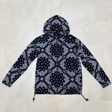 CLUCT 반다나 패턴 후드 부착 지퍼 자켓