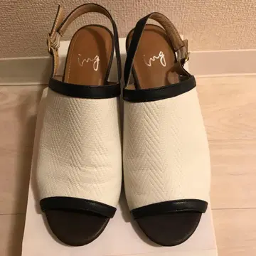 새상품급 천연 가죽 ing 샌들 펌프스 23.5