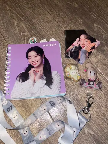 TWICE 다현 노트, 포토 카드, 키링, 넥 홀더 세트
