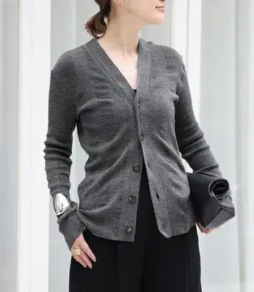 [ 새상품 종이 택 포함 ] 두지엠 클라세 Candid 가디건