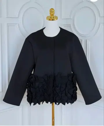 Myu Suso FRILL 본딩 숏 코트 블랙