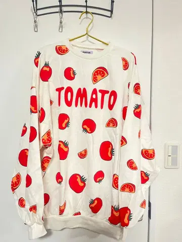 PUNYUS 토마토 패턴 맨투맨 사이즈 3 punyus