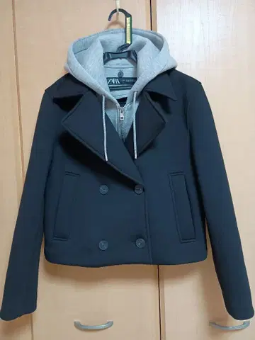 ZARA 더블 브레스트 후드 부착 자켓