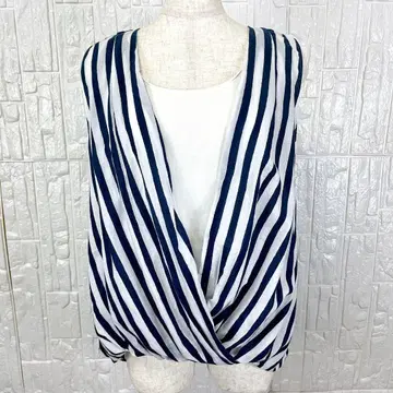 데프레 DES PRES 슬리브리스 블라우스 세련된 디자인 [ 1690 ]