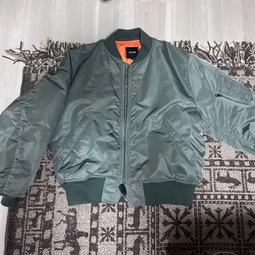 BEAMS MA-1 플라이트 자켓 올리브