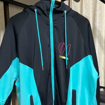 하츠네 미쿠 콜라보 후드티