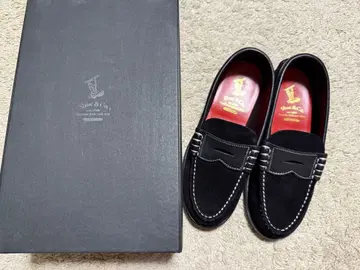 Shoe & Co. 블랙 스웨이드 로퍼