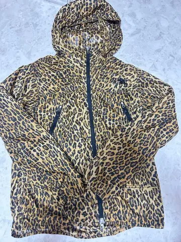 THE NORTH FACE 레오파드 무늬 마운틴 후드티