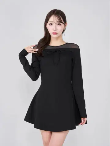 다리치 데콜테 시어 컷 미니 원피스