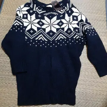 Ji maxx 새상품 눈꽃 패턴 긴팔 니트 스웨터 네이비