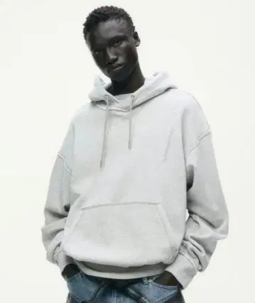 H&M 글렌 마틴스 자수 디테일 맨투맨 후드티 S 사이즈