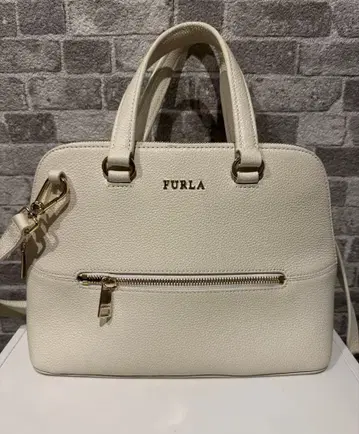 새상품급 FURLA 화이트 가죽 2WAY 숄더백