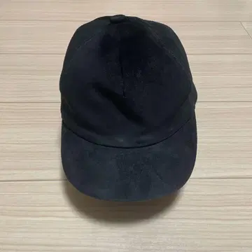 KAIKO 피그 스웨이드 캡 블랙