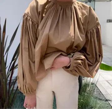 CLANE VOLUME PUFF SMOCK TOPS