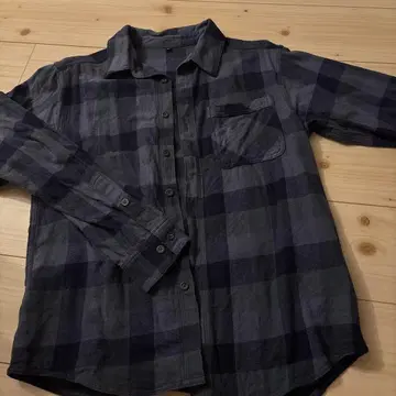 네이비 계열 체크 코튼 긴팔 셔츠