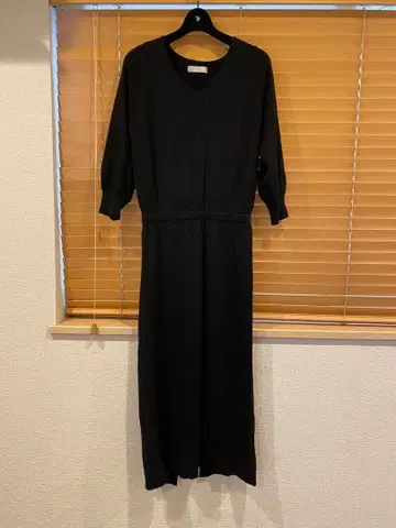 프리즈마트 블랙 롱 니트 원피스