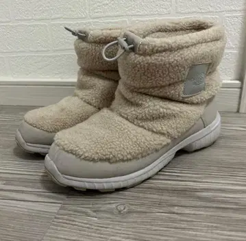 THE NORTH FACE 24cm 플리스 소재 베이지 숏부츠