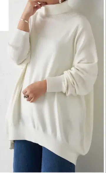 beardsley 비어즐리 코튼 하이넥 풀오버 화이트