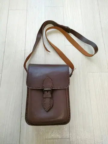 가죽 숄더백 브라운