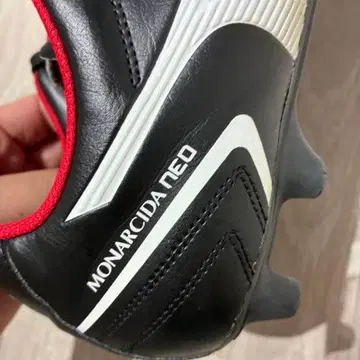축구화 27.0cm 블랙/레드 모나르시다 네오