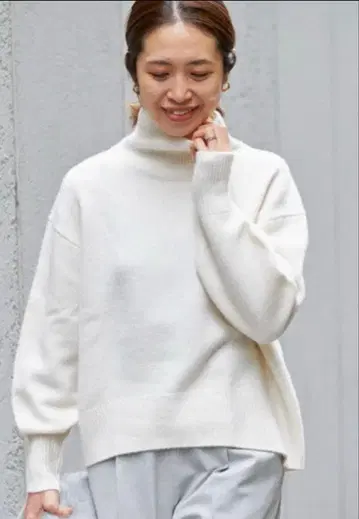 [ 미사용 새상품 ] 이에나 아쿠아 AQUA 하이넥 풀오버 내추럴