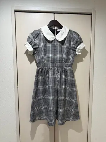 앙크루즈 둥근 카라 체크 무늬 원피스