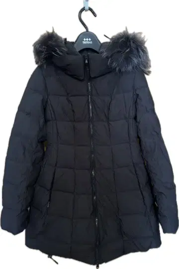 새상품급 TATRAS 블랙 다운 자켓 후드 부착
