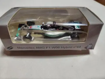 Mercedes AMG F1 W06 Hybrid 1/64