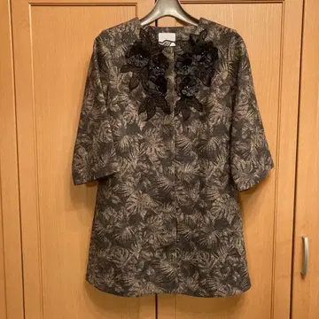 꽃 모티브 노카라 코트 새상품급