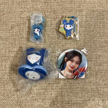 TWICE 쯔위 굿즈 4점 캔뱃지 가챠가챠